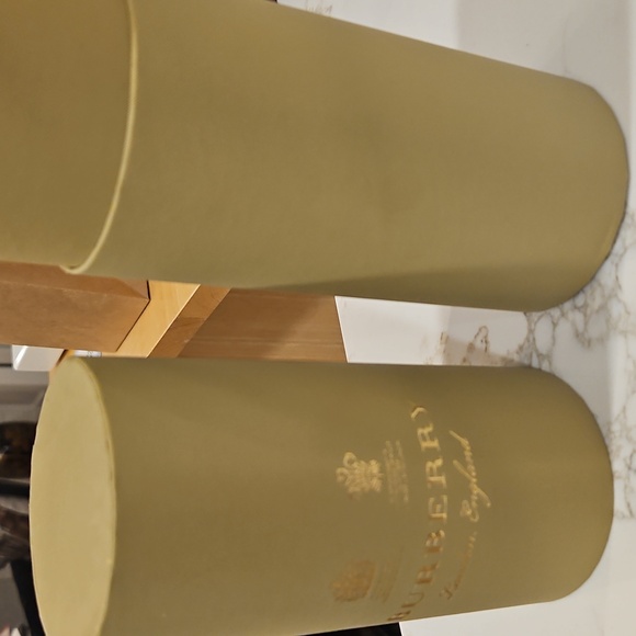 Box - Picture 3 of 8